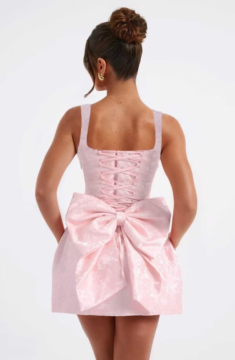 Bella™ | Perfekta Mini-Klänningen