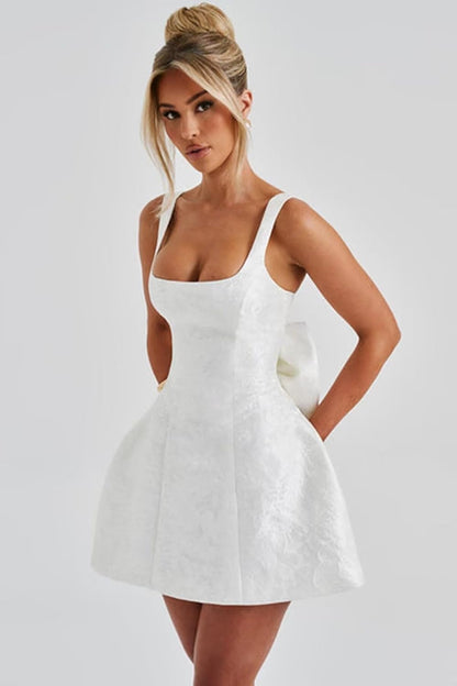 Bella™ | Perfekta Mini-Klänningen