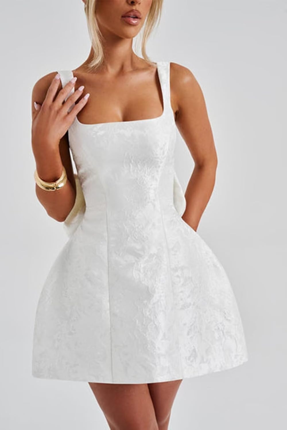 Bella™ | Perfekta Mini-Klänningen