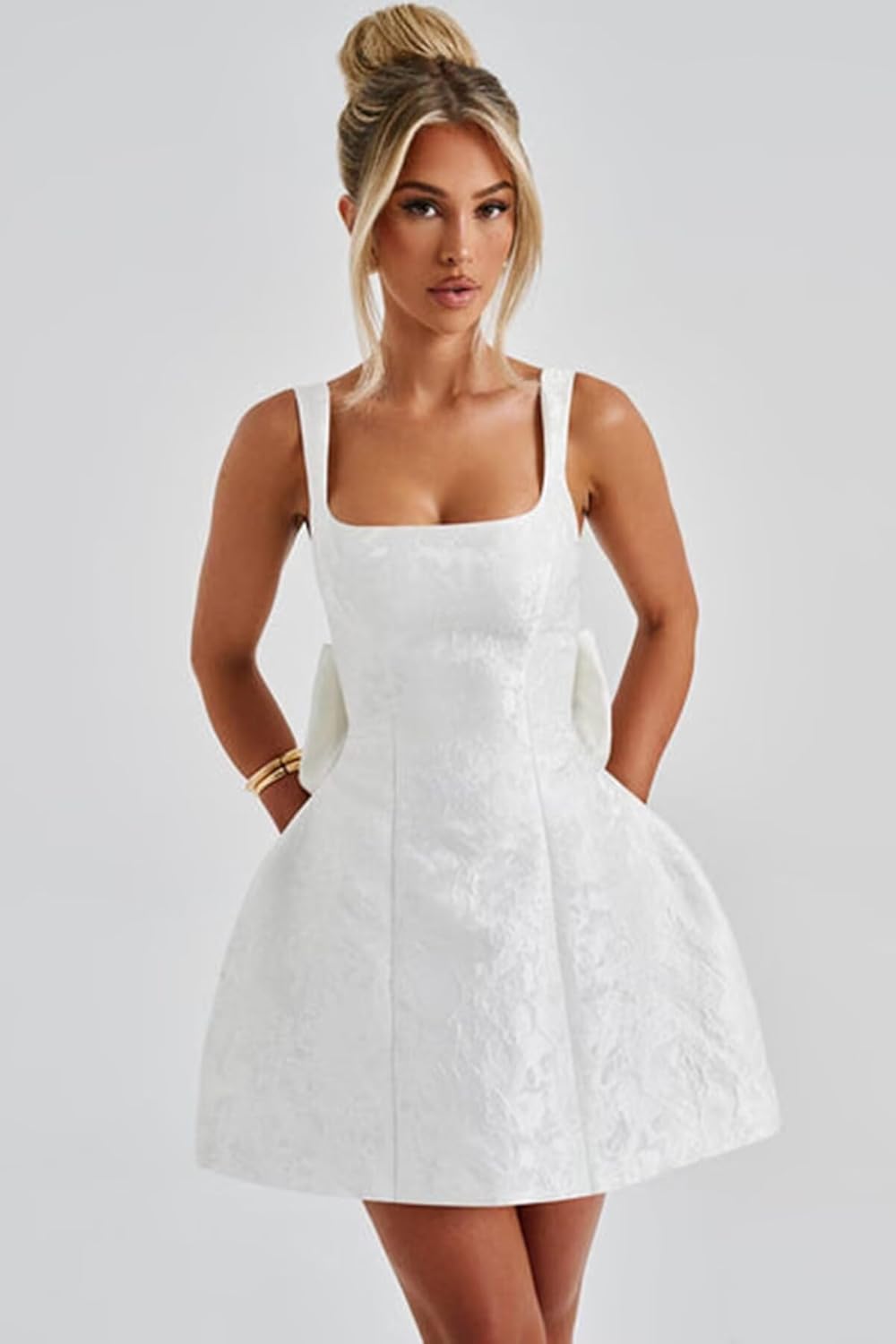 Bella™ | Perfekta Mini-Klänningen